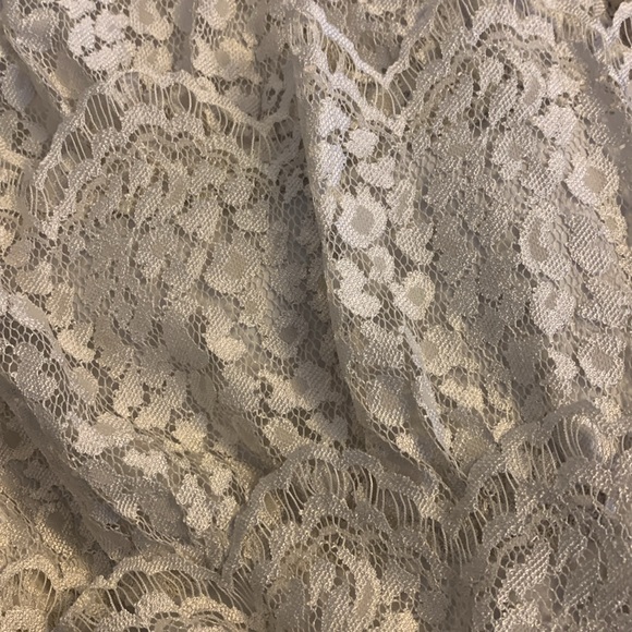Ann Taylor Champagne Lace Skirt, Size 12 - Picture 4 of 6